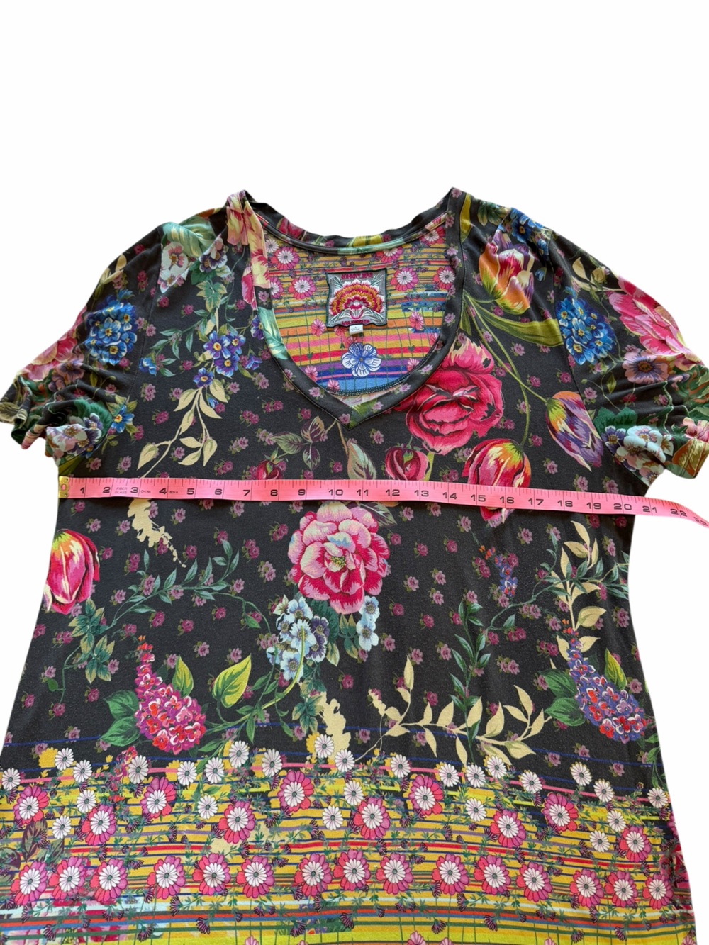 Johnny Was Naomi Favorite Border S/S V-neck Slim Tee - Picture 9 of 12
